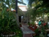 Hostal Maria Antonia y Napoles-Portal y jardin trasero